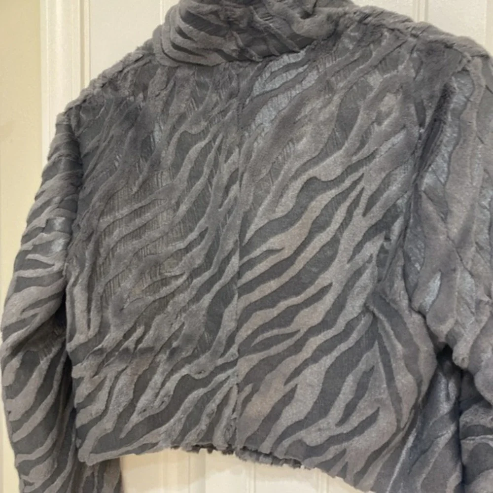 Forever 21 Vintage Style Whimsical Short Gray Bollero Jacket L Zip Wrist 3789 - Picture 5 of 15
